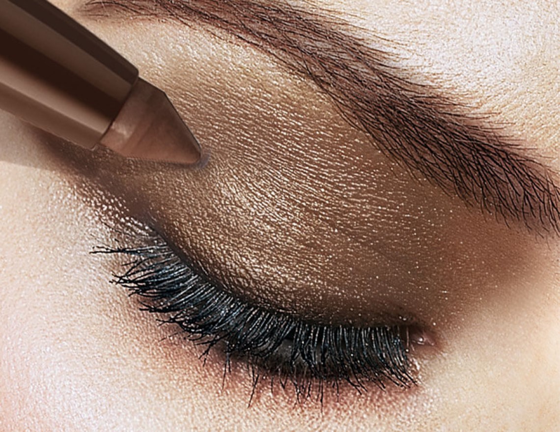 Comment Se Maquiller Les Yeux Pour Un Regard Intense Dr Pierre Ricaud